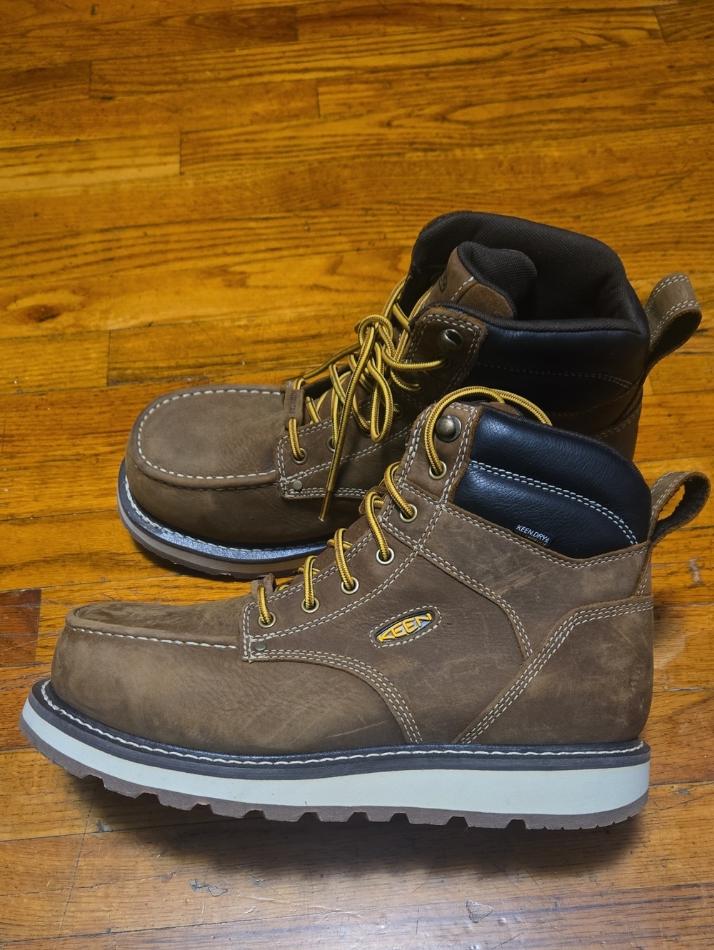 Keen Men's Cincinnati 6" Waterproof Boot (Carbon Toe) Work Boot Size 11.5 EE